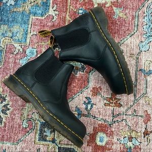 DR MARTENS 2976 CHELSEA boots